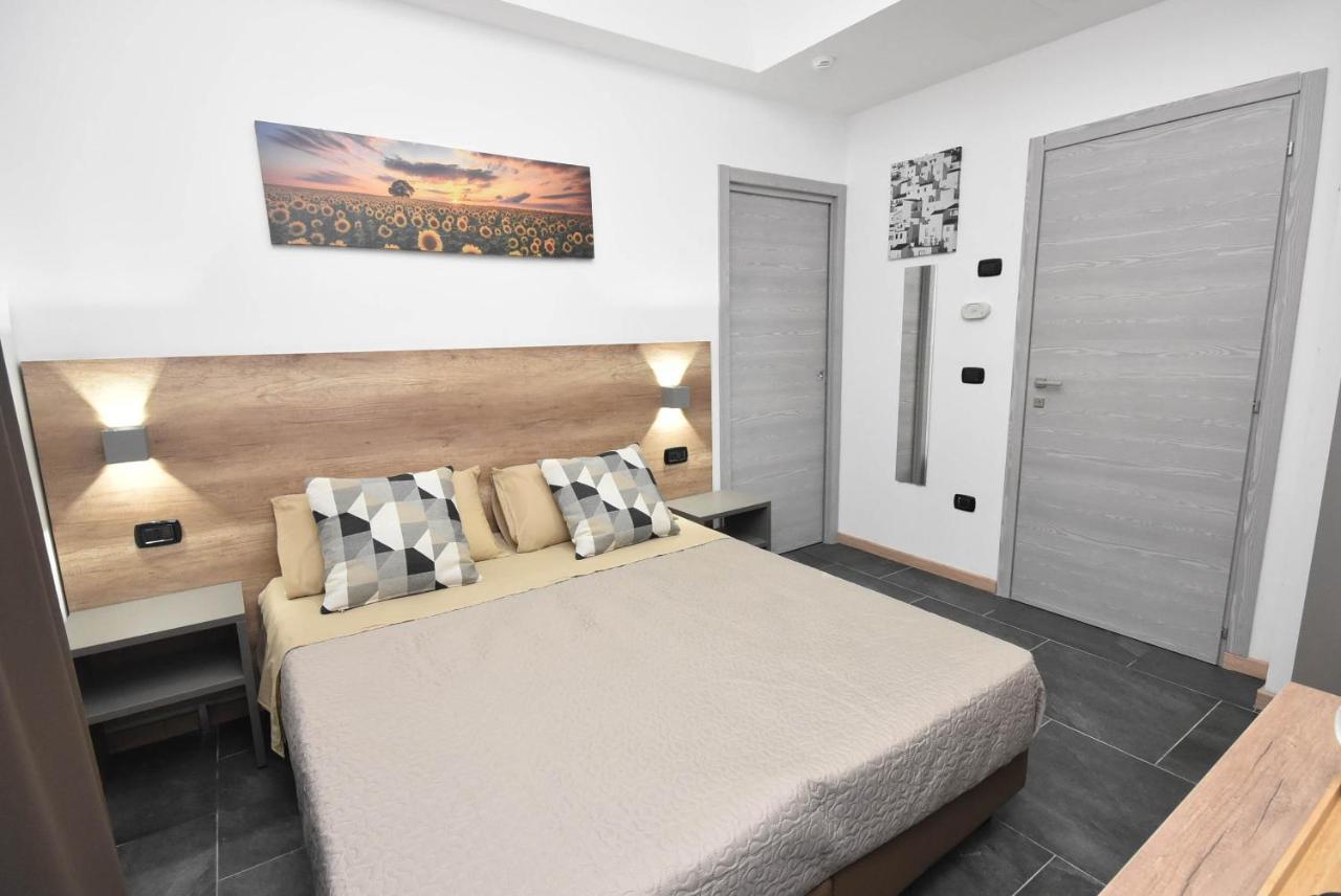 Hotel Crisvan Rimini Buitenkant foto
