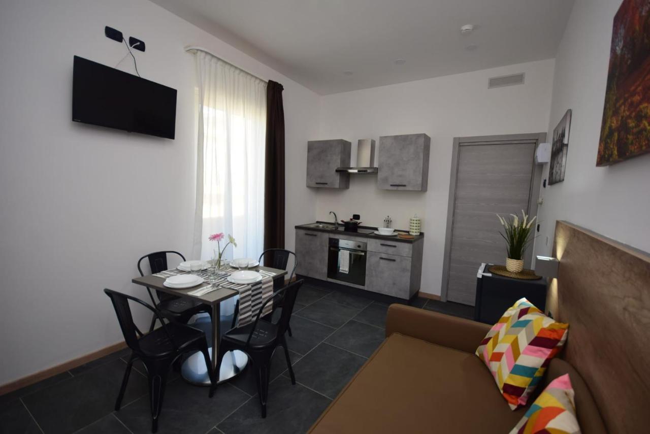 Hotel Crisvan Rimini Buitenkant foto