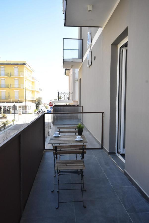Hotel Crisvan Rimini Buitenkant foto