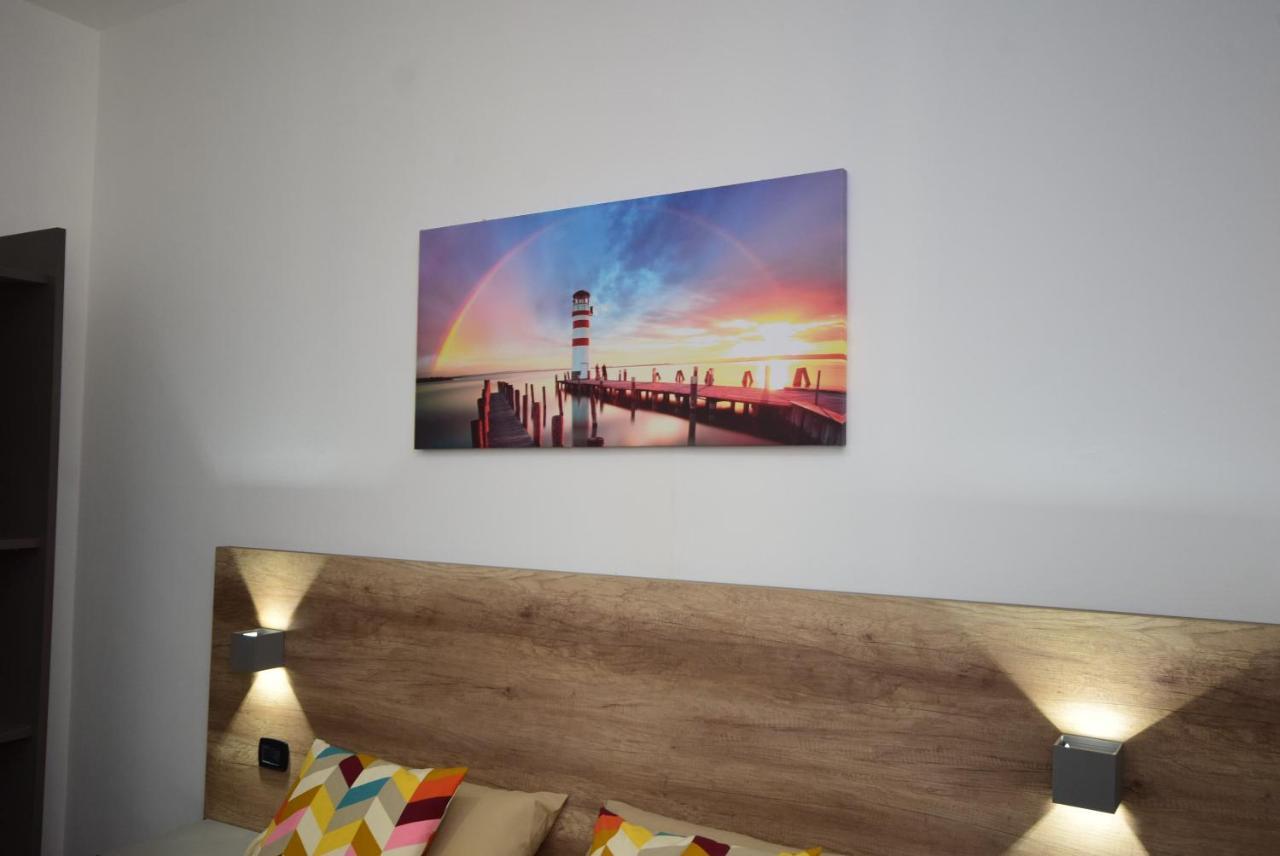 Hotel Crisvan Rimini Buitenkant foto