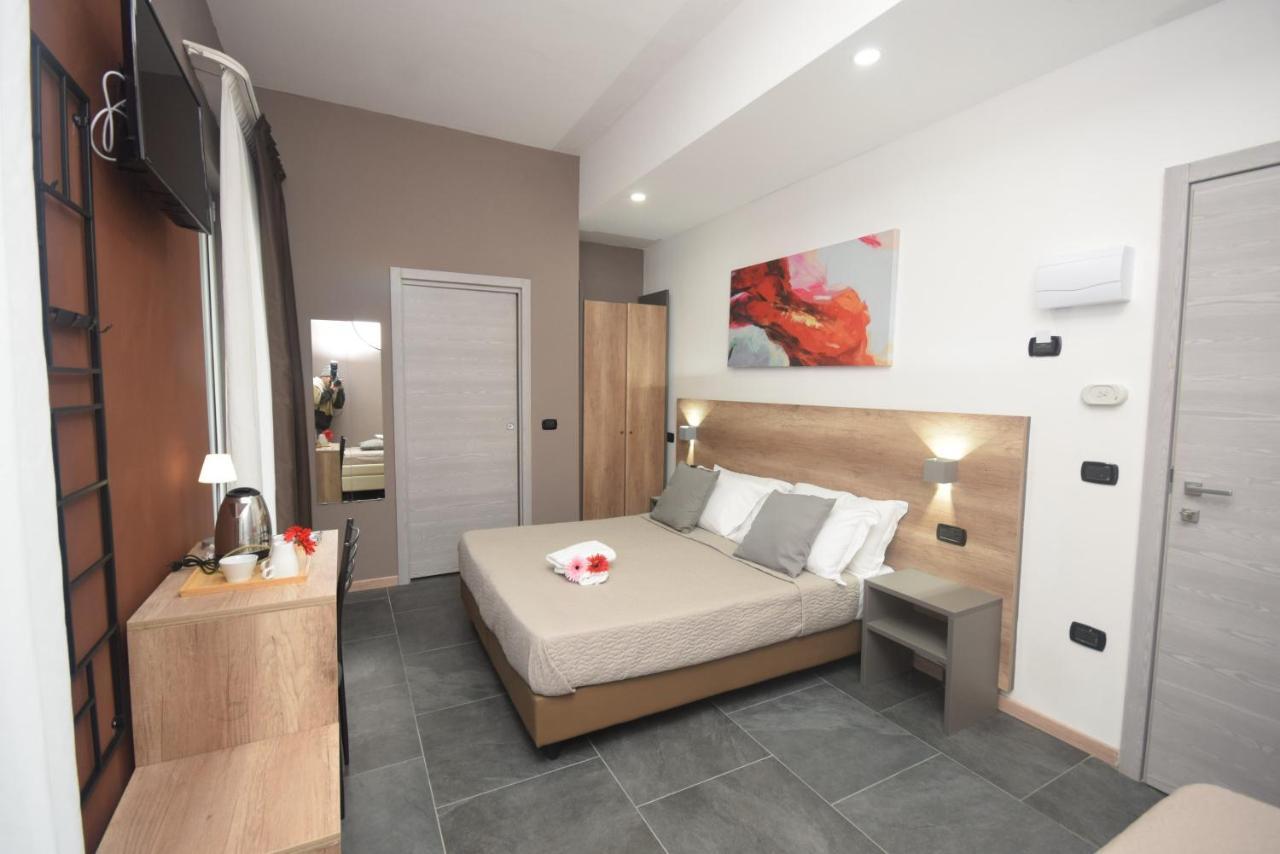 Hotel Crisvan Rimini Buitenkant foto
