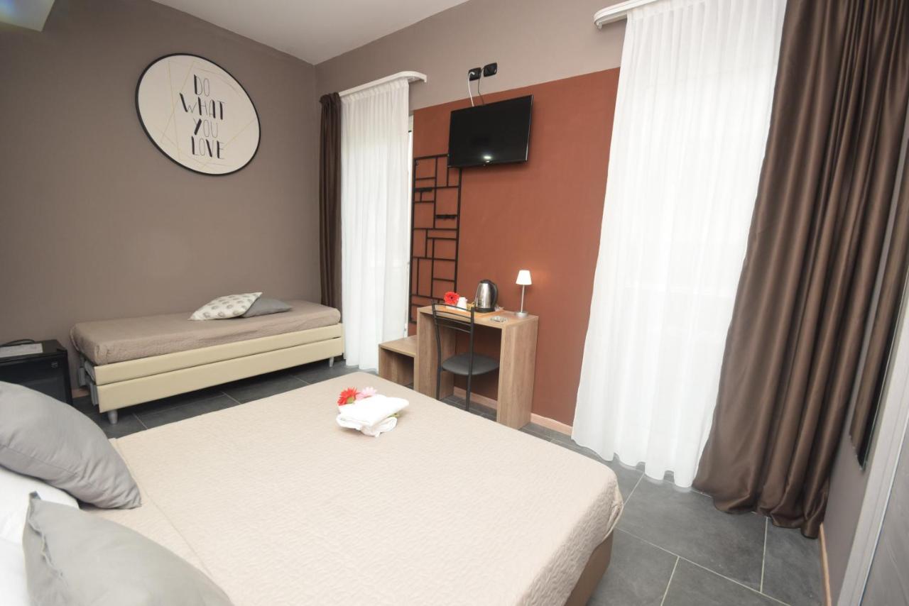 Hotel Crisvan Rimini Buitenkant foto